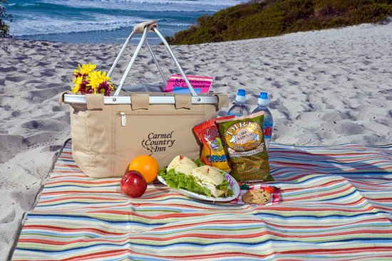 Let's have a picnic with First Online Hotel!